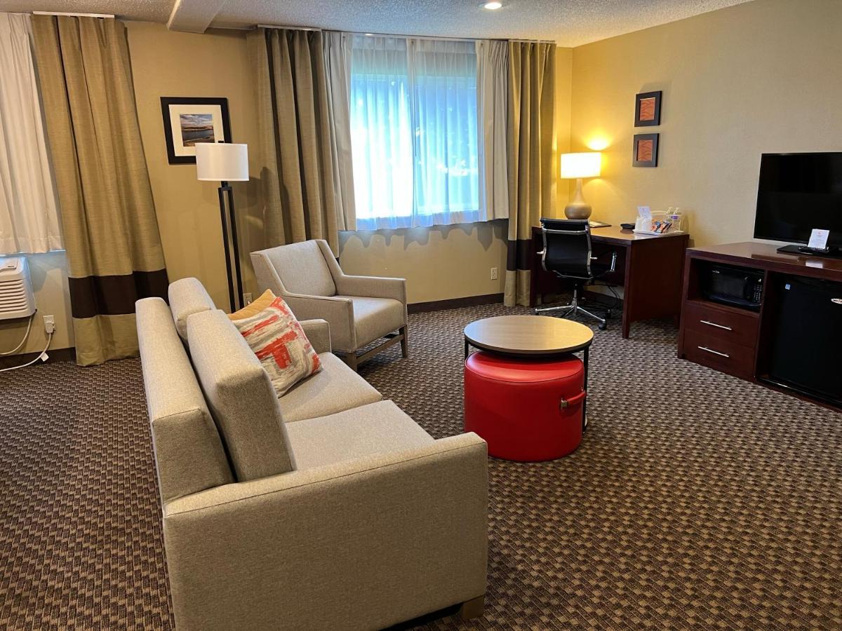 One Room Suite Two Queen Beds Sofa bed Non Smoking