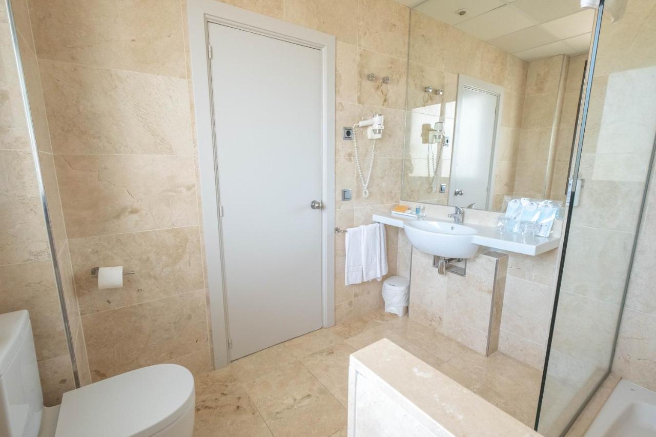 Standard Triple Room,1709935127:JPEG