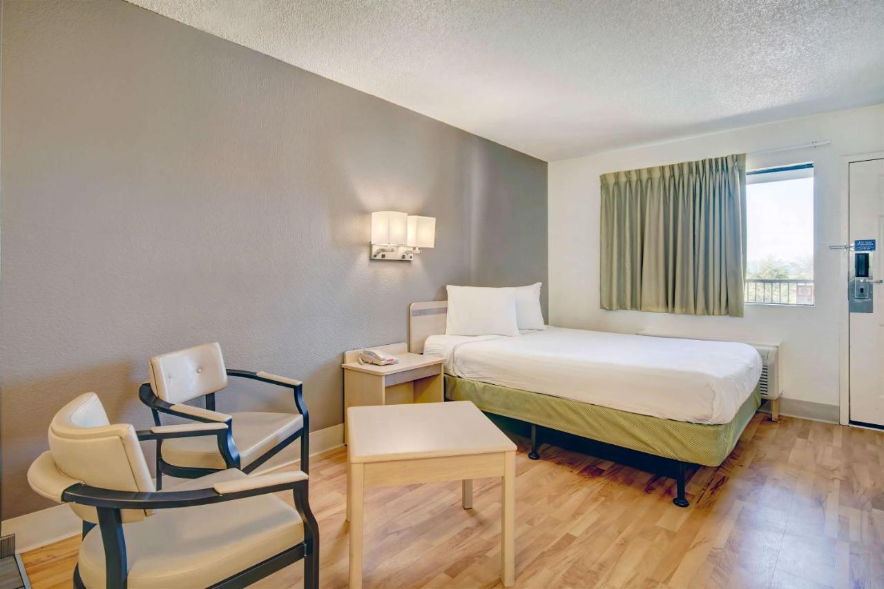 1 KING BED | SOFA | MICROFRIDGE | NON-SMOKING | Near Tucson International Airport