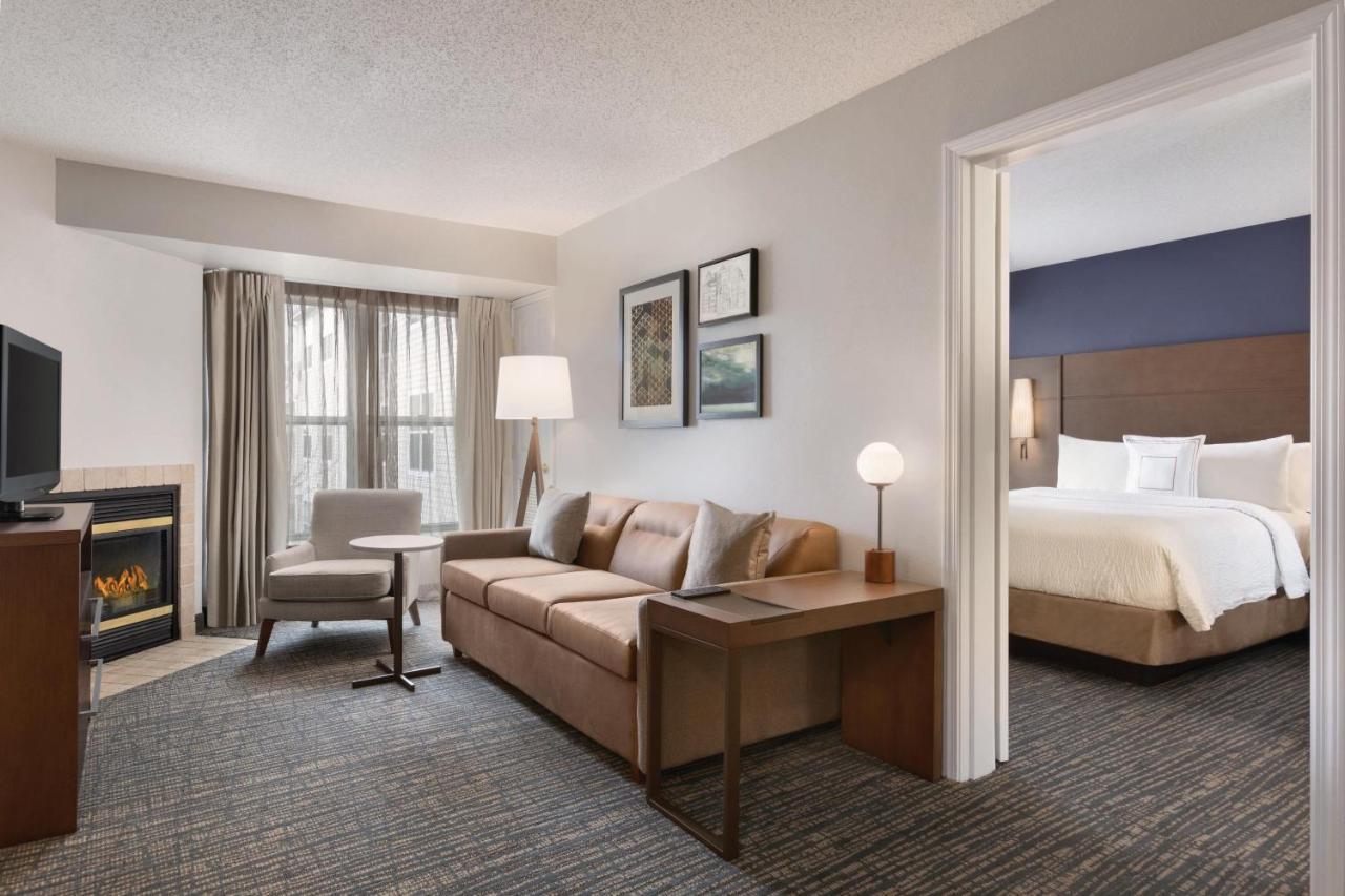 Two-Bedroom Queen Suite
