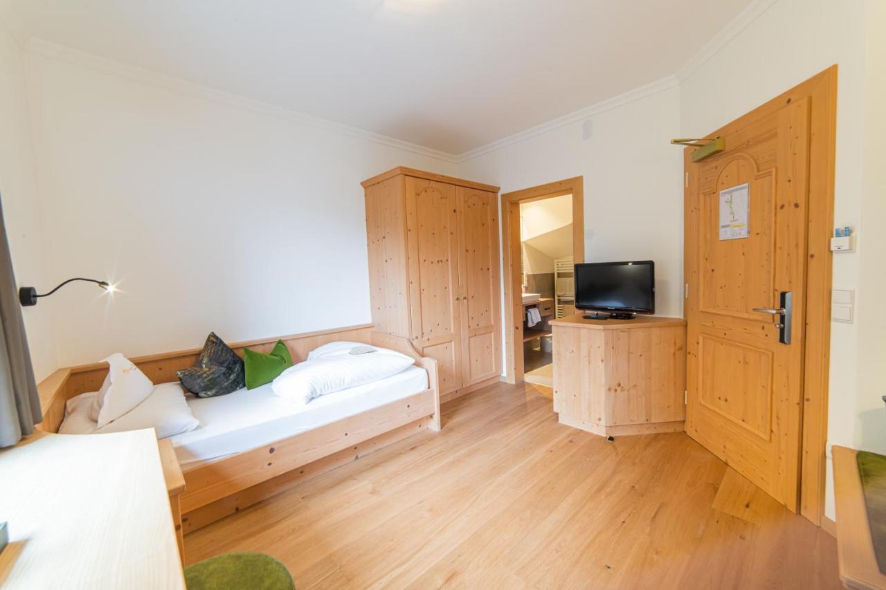 Deluxe Single Room Balcony,1384607102:JPEG