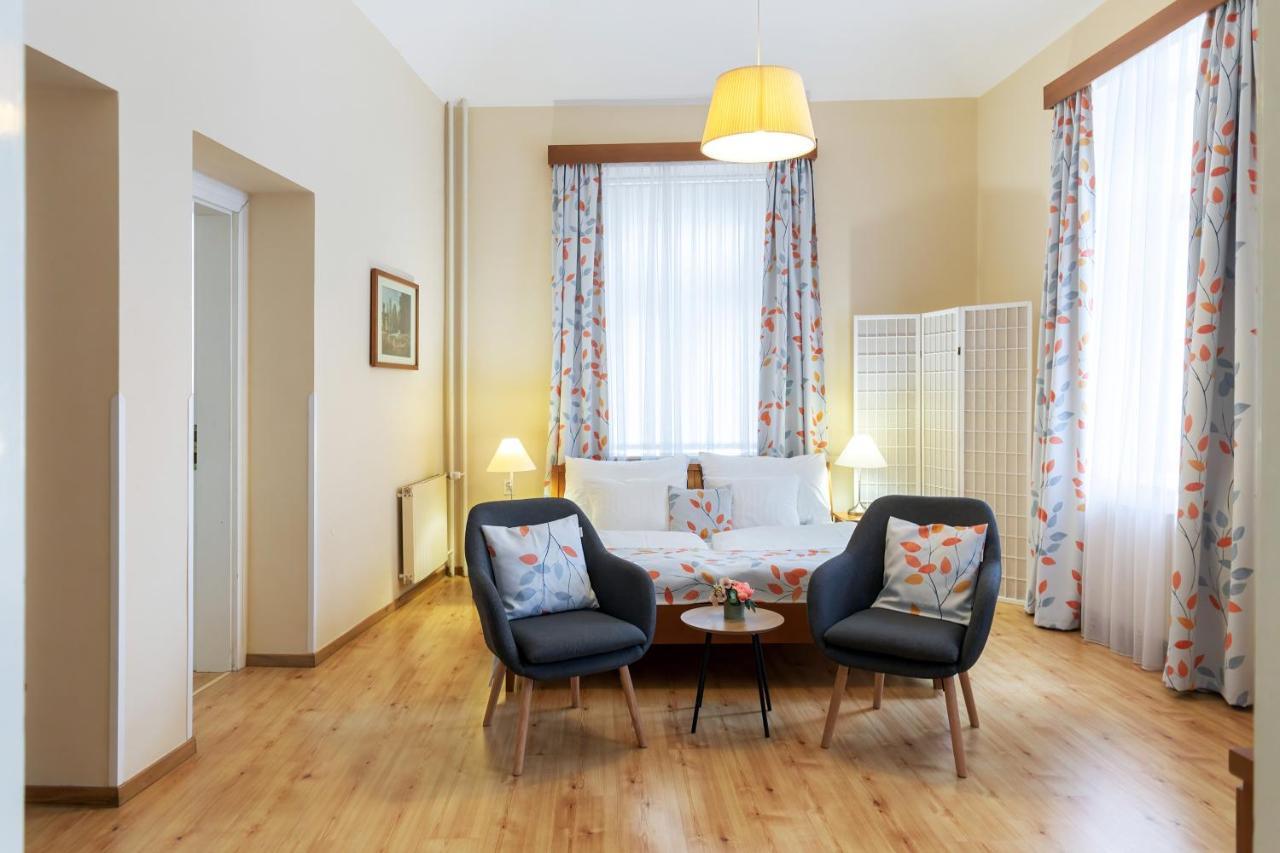 Superior One-Bedroom Apartment