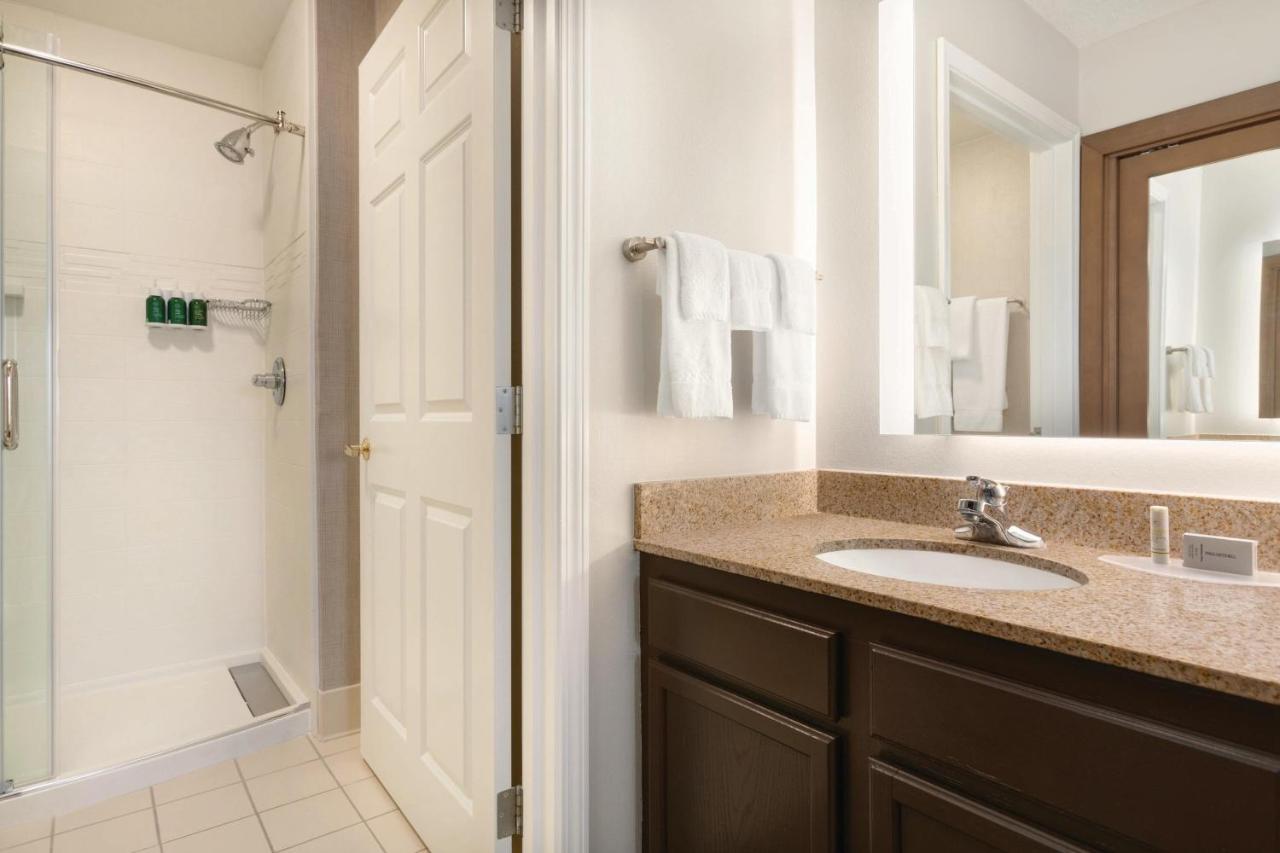 Two-Bedroom Queen Suite