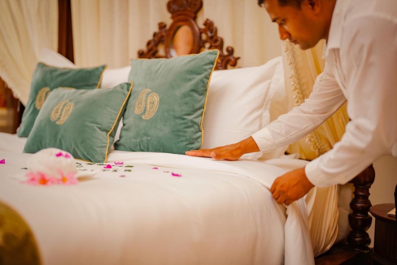 Deluxe Room with with 15% discount on Food and Beverage (Excluding in room dining)