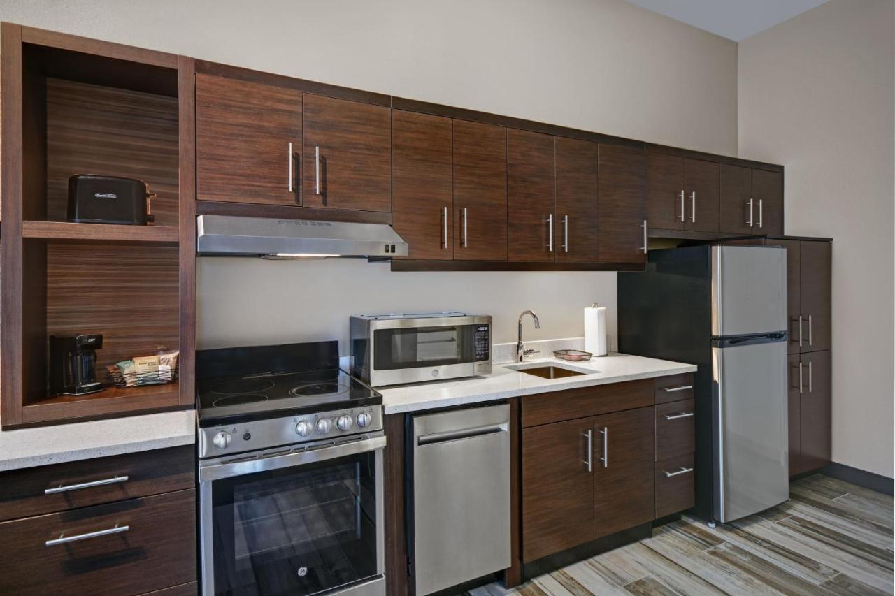 One-Bedroom Suite with Sofa Bed