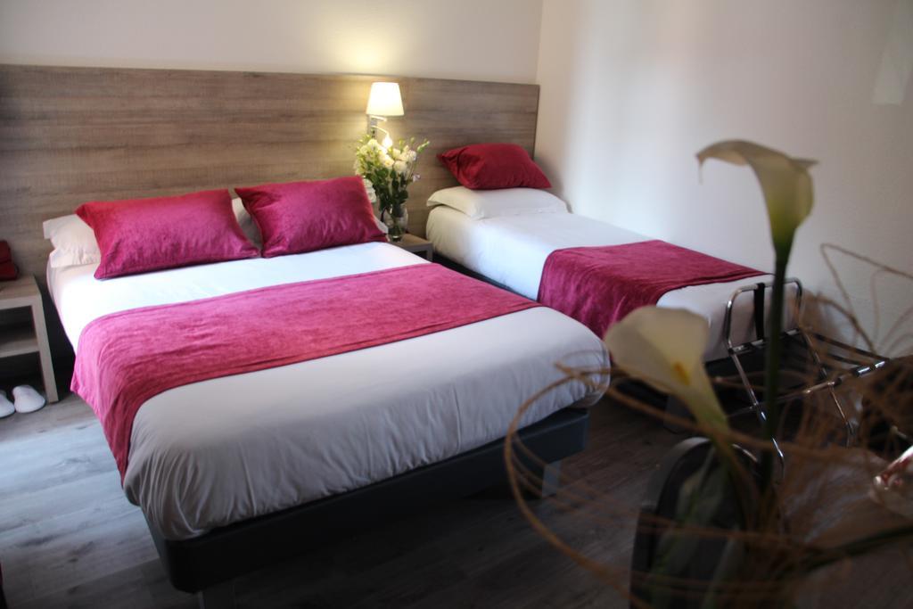 Camera Tripla con 1 Letto Matrimoniale e 1 Singolo