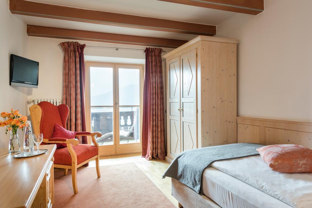 Classic Single Room Lake View