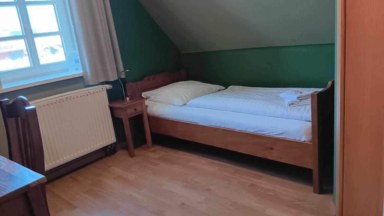 Einzelzimmer mit eigenem Bad