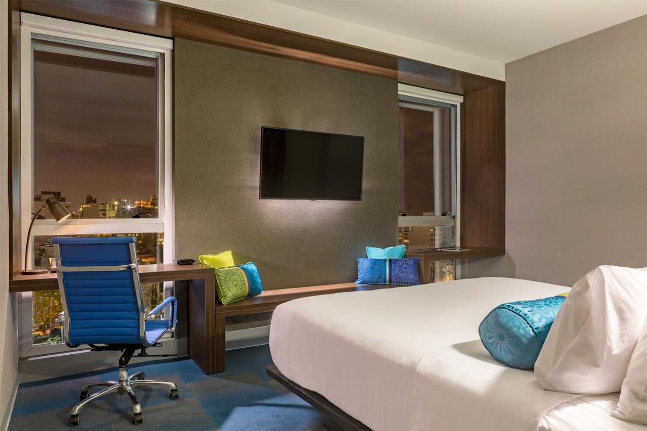 ALOFT Guest room 1 King City view