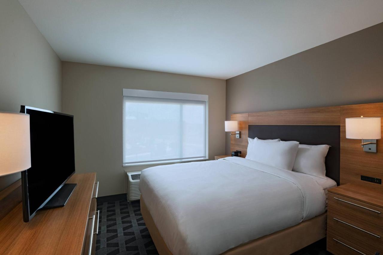 1 Bedroom Suite, 1 Queen