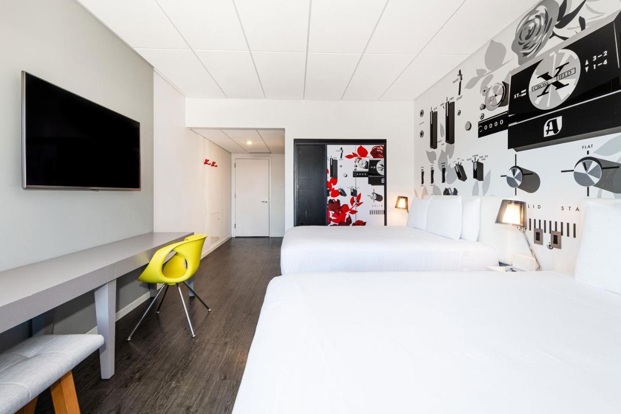 Double Queen Room