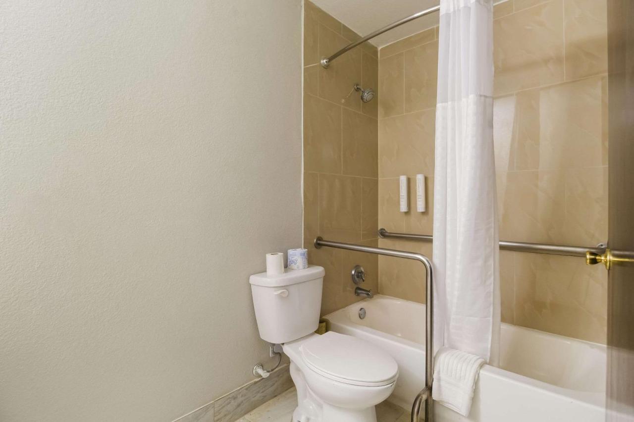 King Room with Tub - Disability Access/Non Smoking