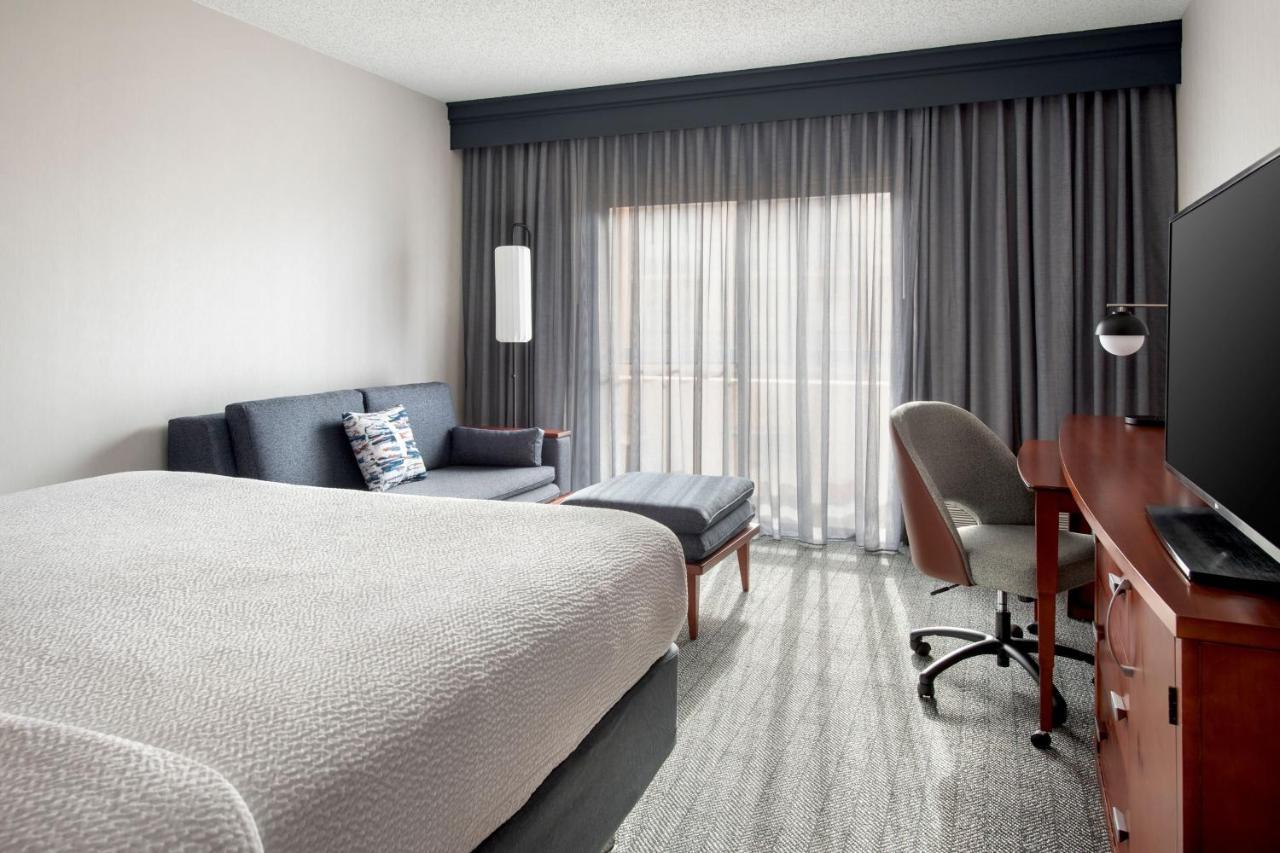 King Room with Sofa Bed