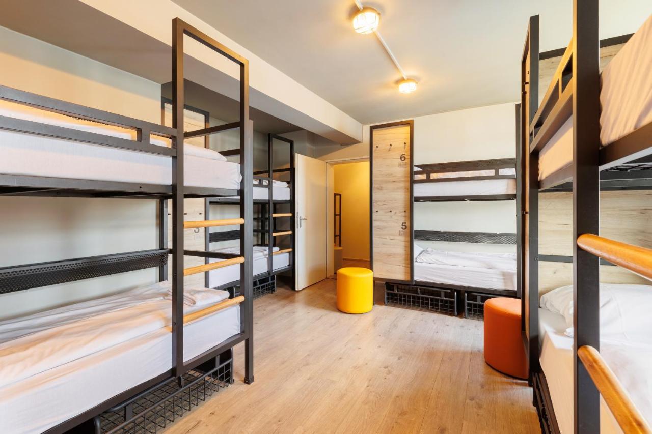 Bed 8-Bed Dormitory Room
