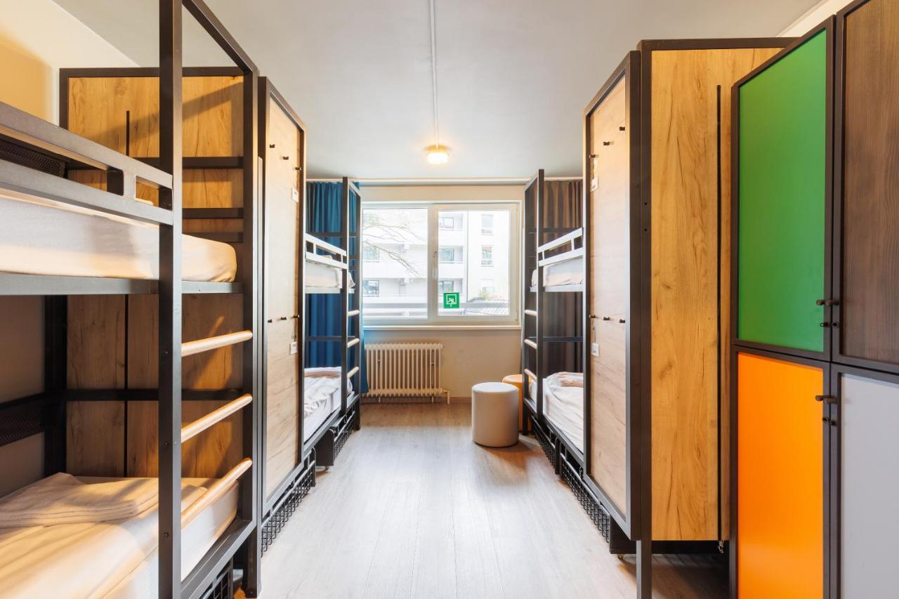 Bed 6-Bed Dormitory Room