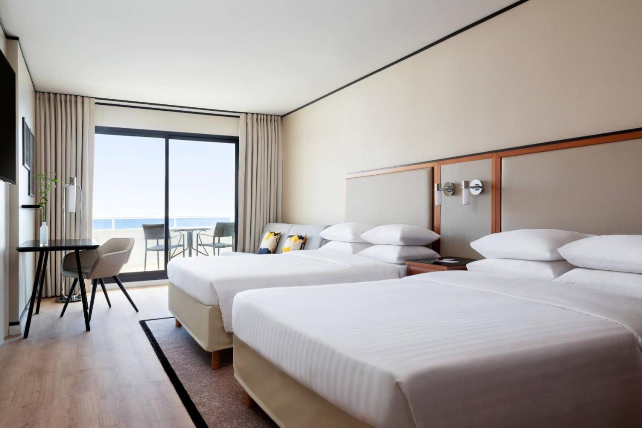 Camera Familiare con Balcone e Vista Mare