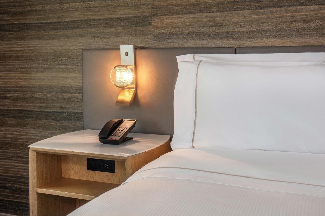 Standard Guest room 1 King