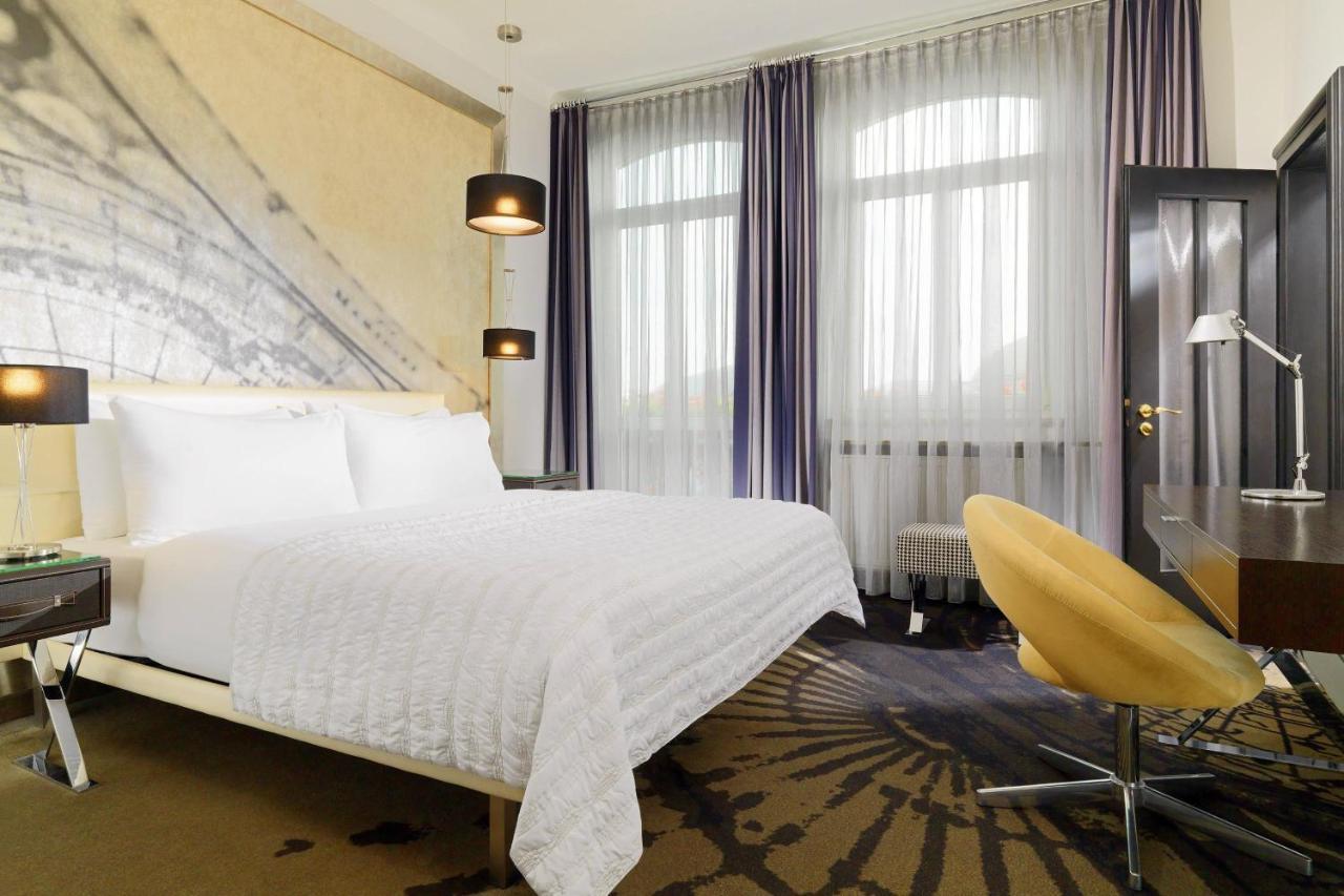 Deluxe Zimmer mit Kingsize-Bett
