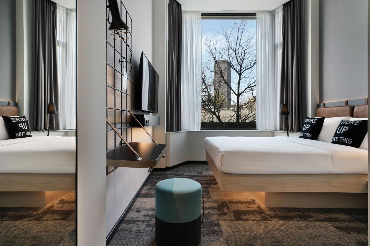 Queen Room with City View