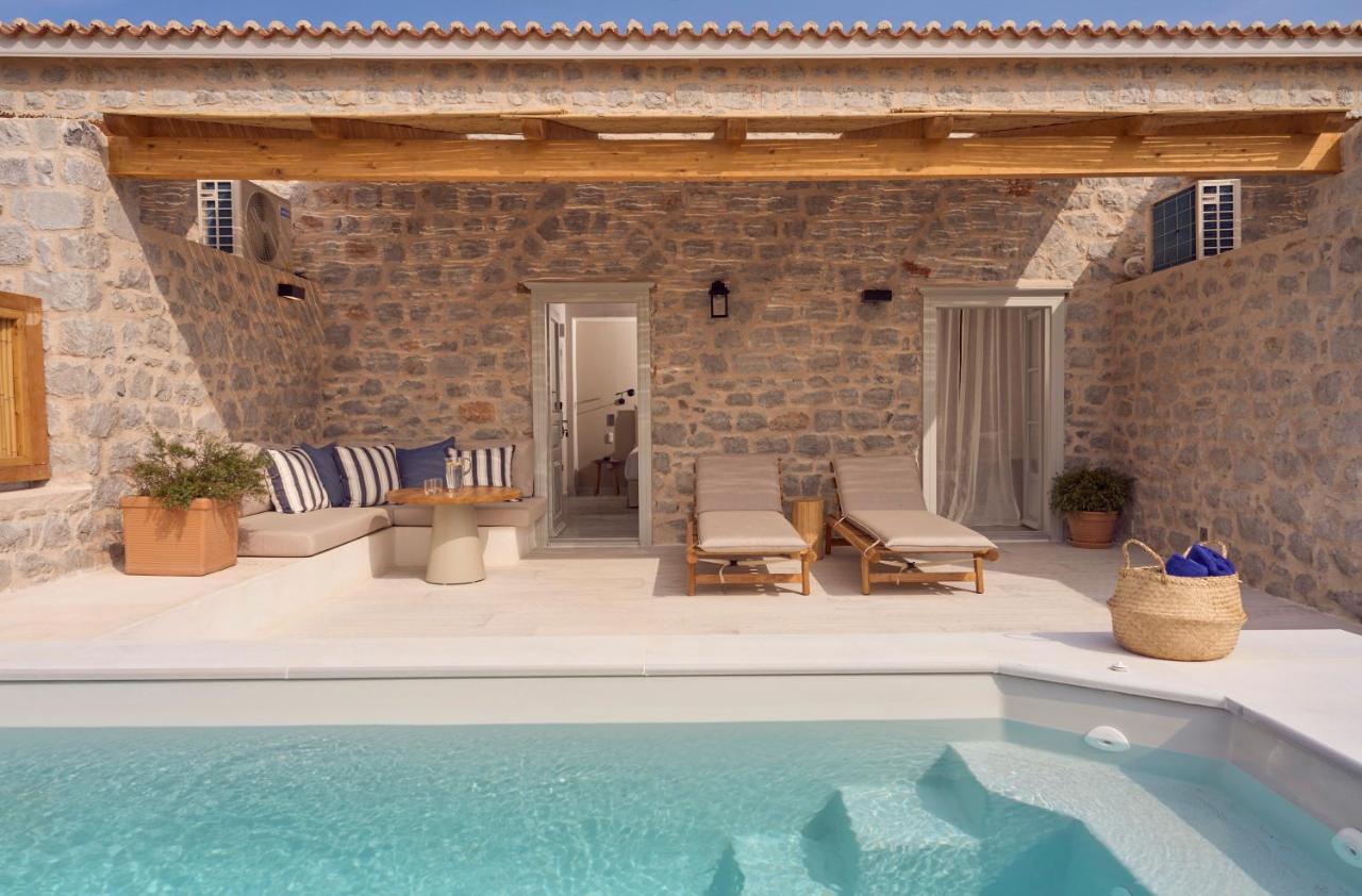 Side Beachfront Suite with Private Pool