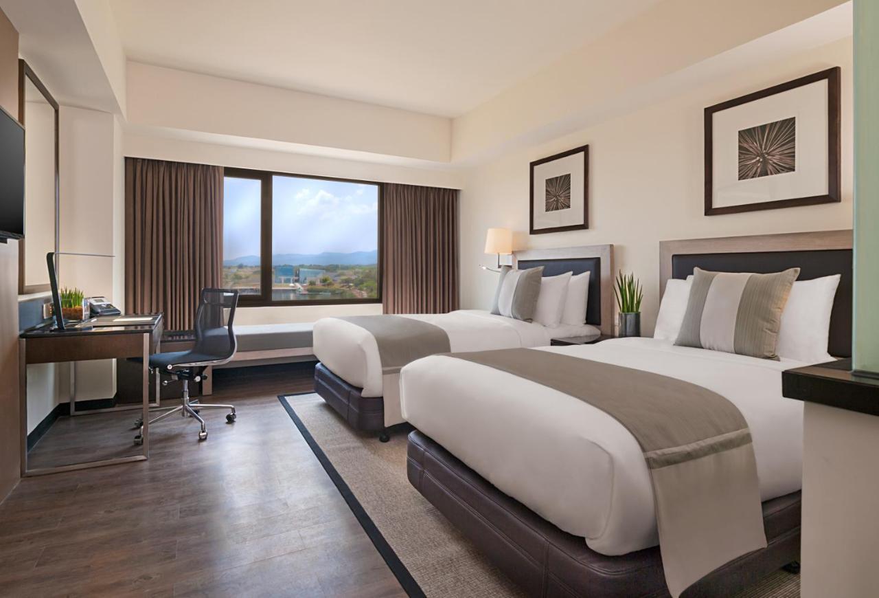 1 King Bed, Standard Room