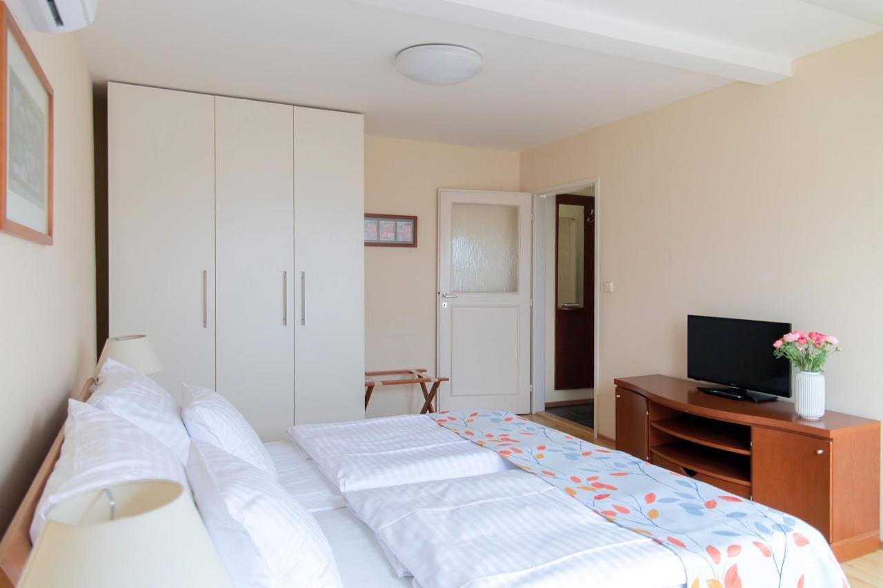 Studio Apartment Air-Condition Attic