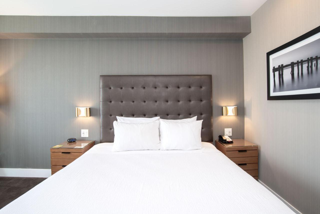 Standard Room 1 King Bed