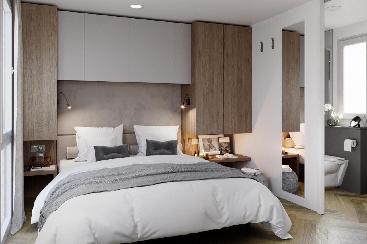 Deluxe Family Two-Bedroom Mobile Home Terrace