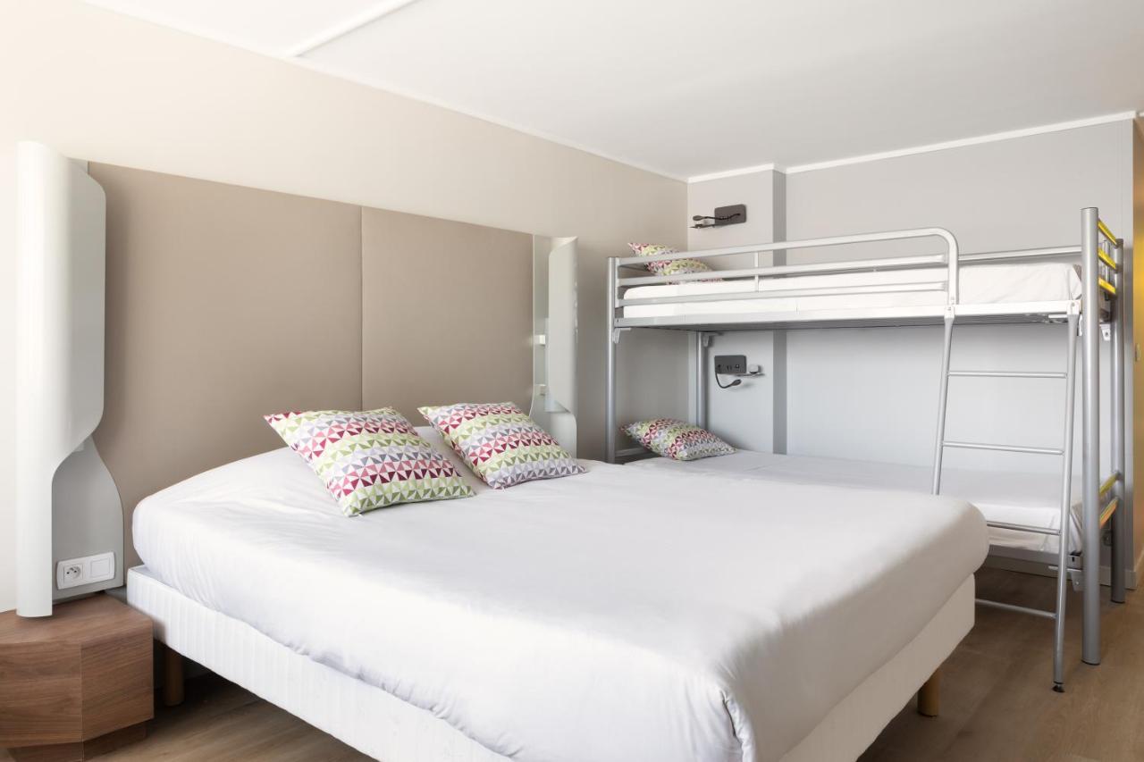 Standard Double Room with One Single Bed - Up to Ten Years