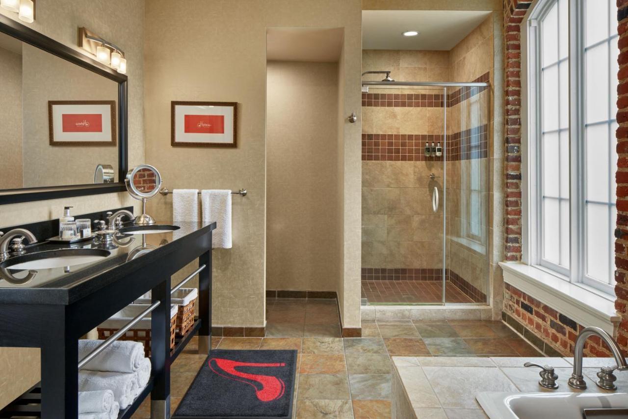 Premium King Room with River View
