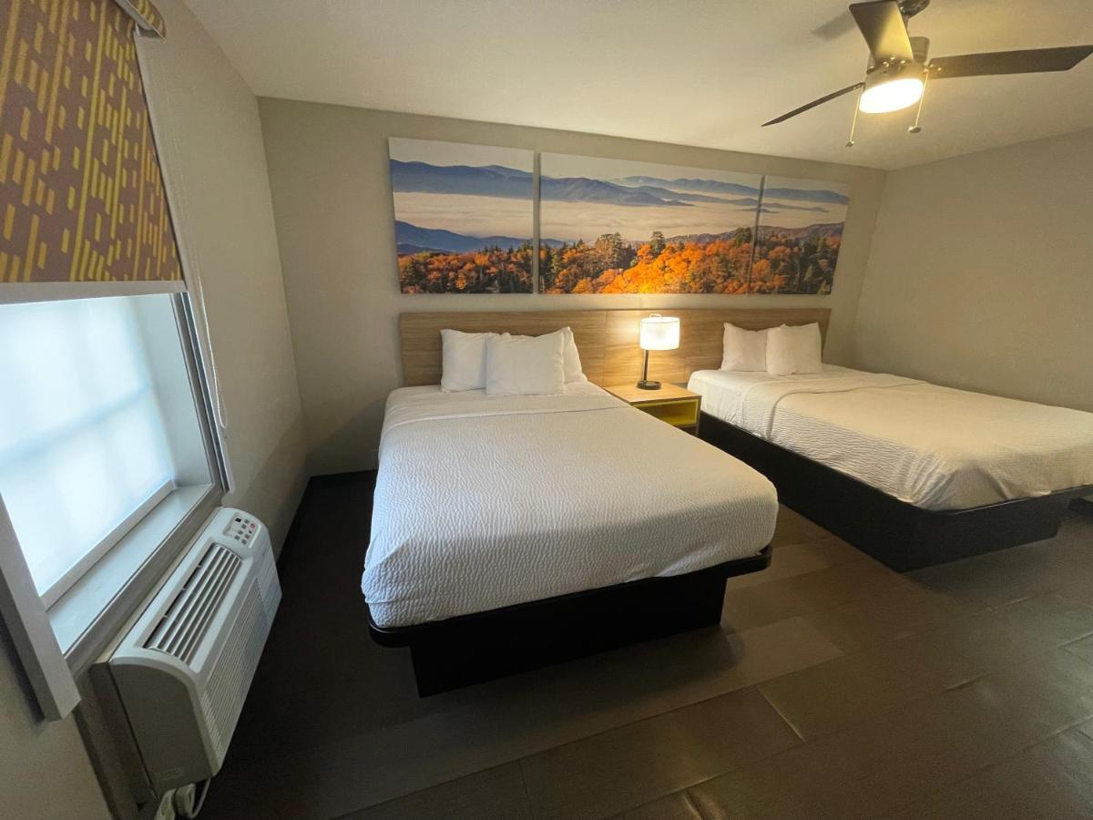 Double Room with Two Double Beds - Smoking