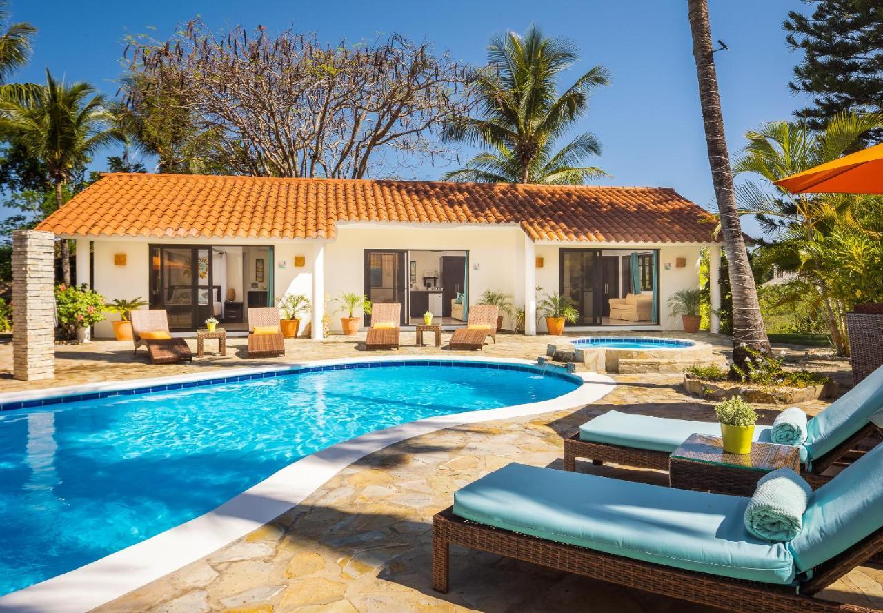 Queen Room with Pool View