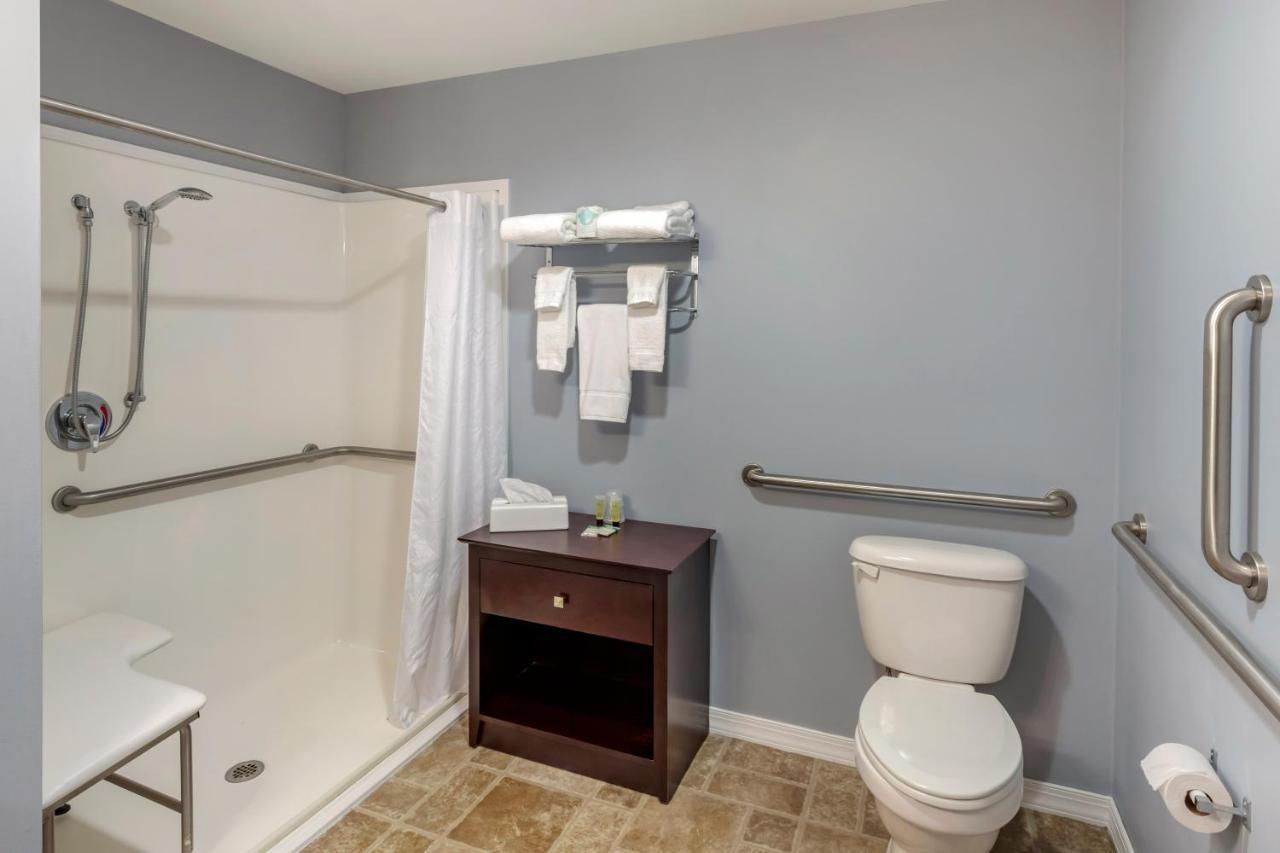 Queen Room - Disability Access