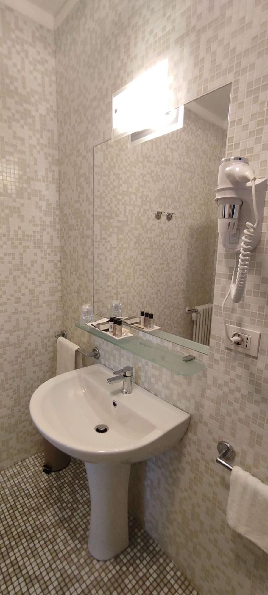 Classic Queen Room