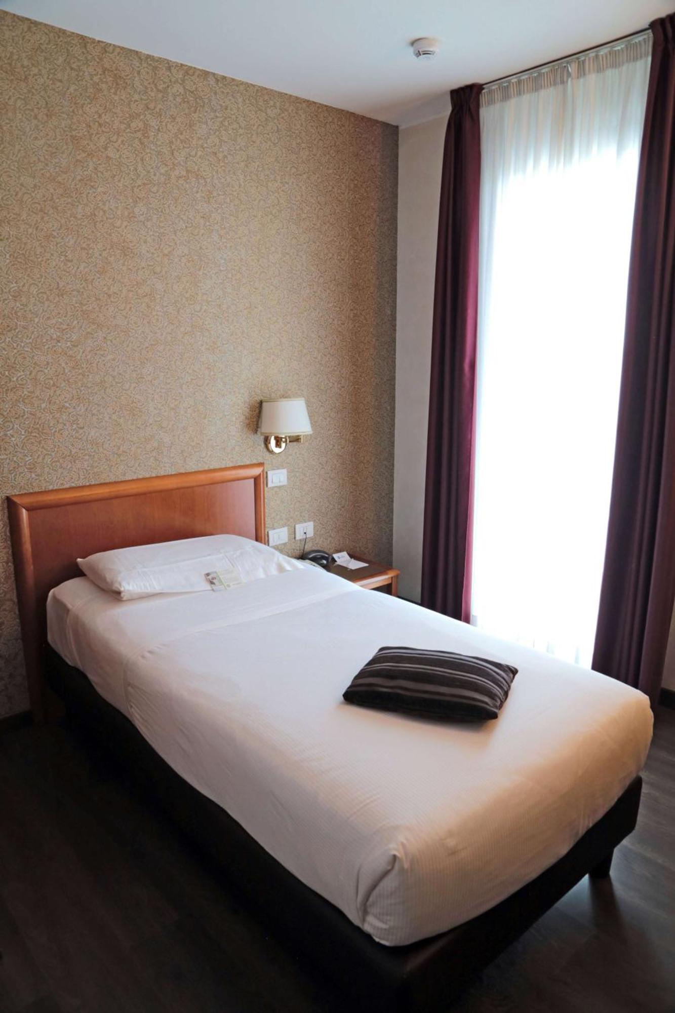 Classic Single Room