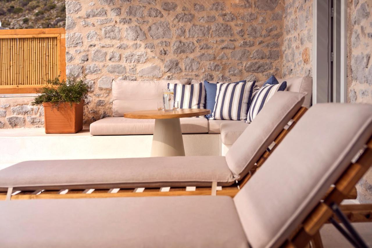 Suite Fronte Spiaggia con Piscina Privata