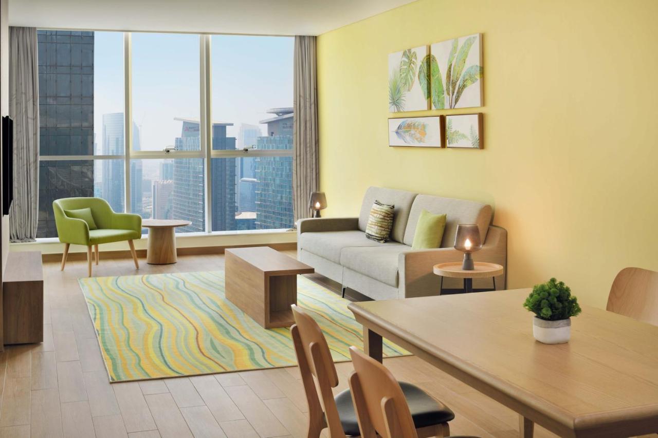 One Bedroom Apartment 1 King High Floor Beach Access