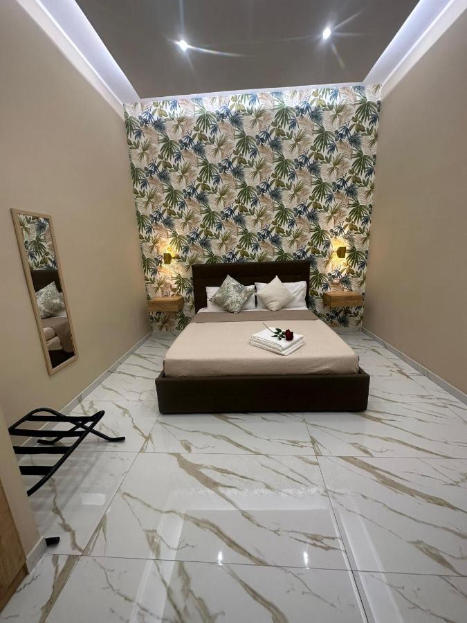 Large Double Room,1414451084:JPEG