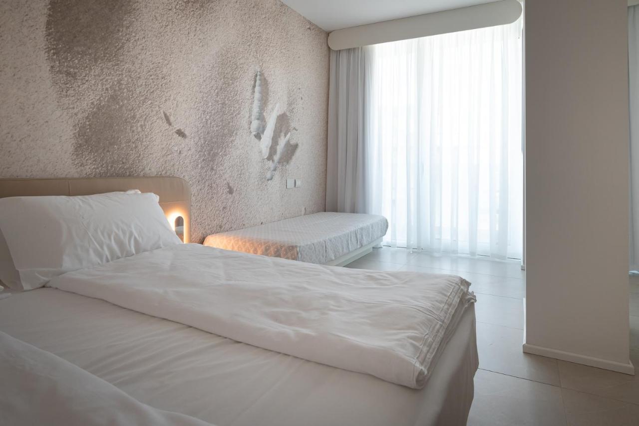Deluxe Triple Room Spa Side Sea View