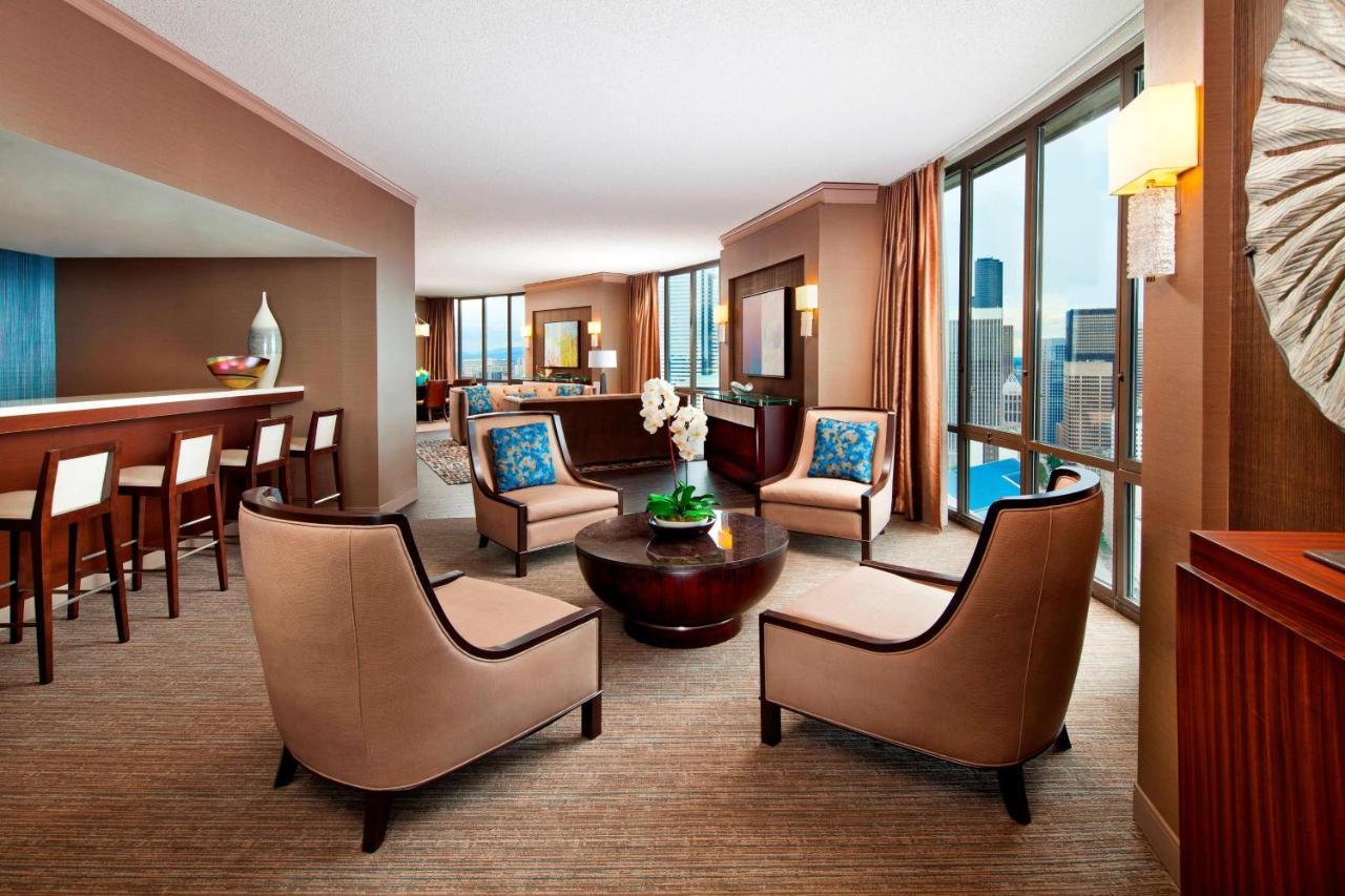 Luxury Suite 1 Bedroom Suite 1 King Water view Top floor