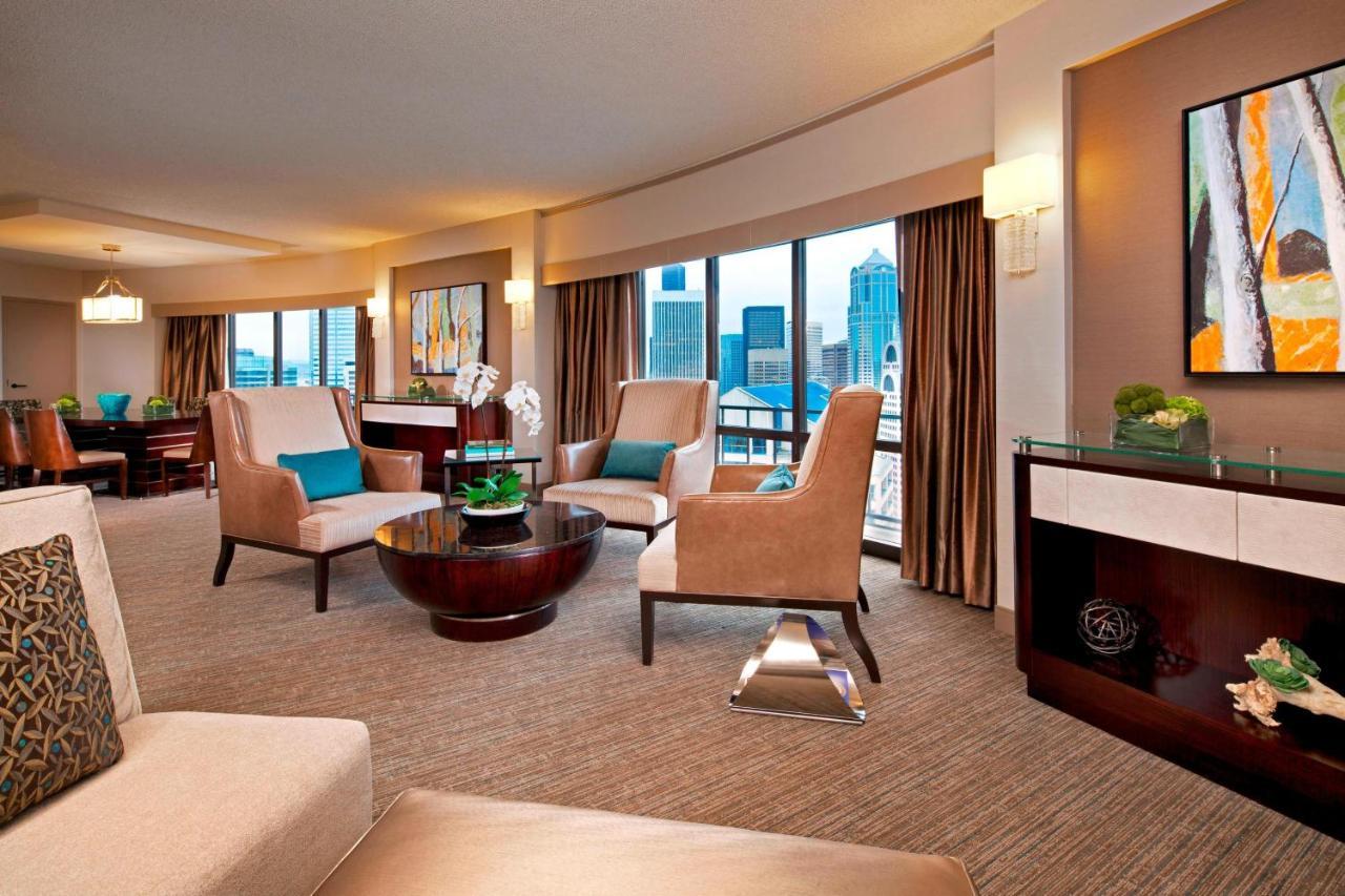 Luxury Suite 1 Bedroom Suite 1 King Water view Top floor