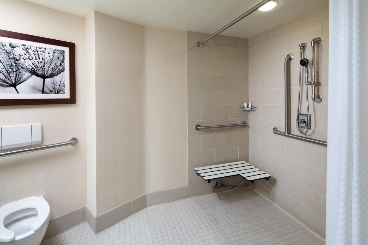Deluxe Suite 1 Bedroom Suite 1 King High floor