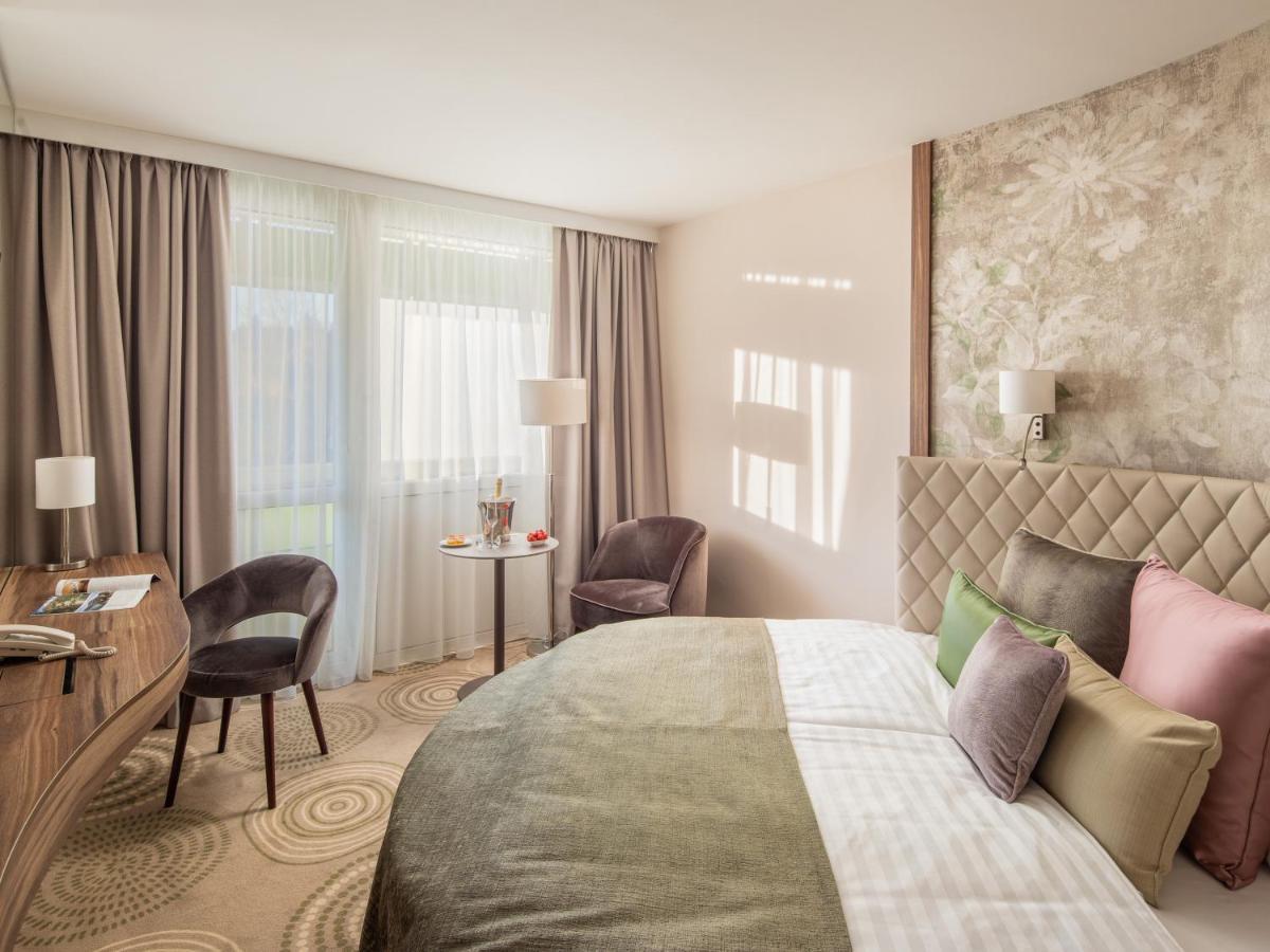 Superior Zimmer mit Kingsize-Bett