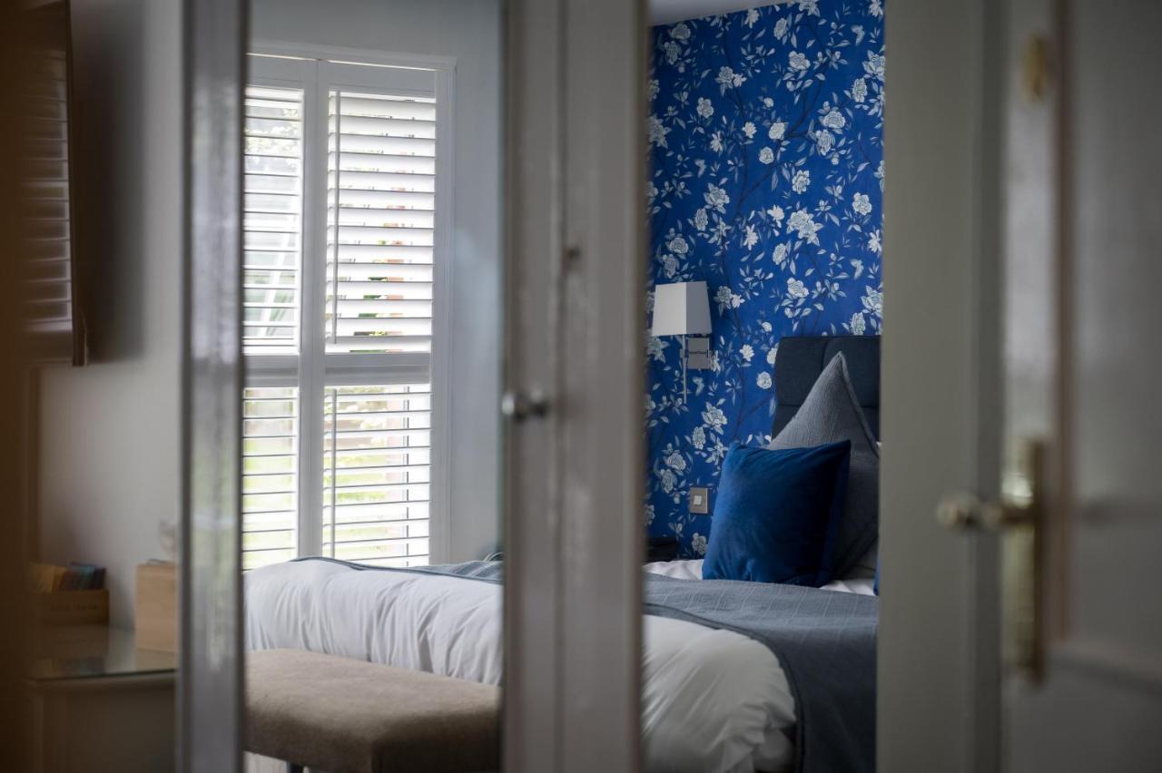 Deluxe Bedroom