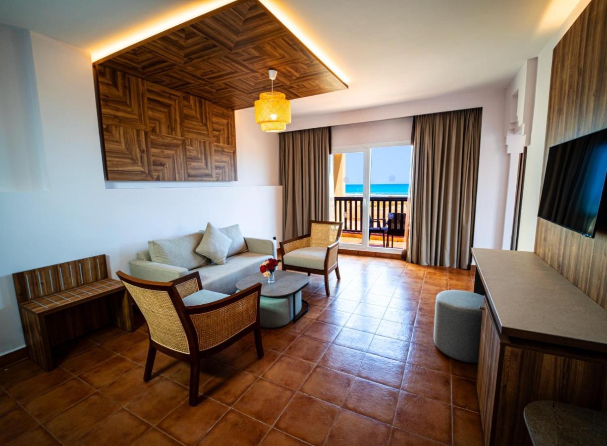 Quarto Duplo Superior com Vista da Piscina
