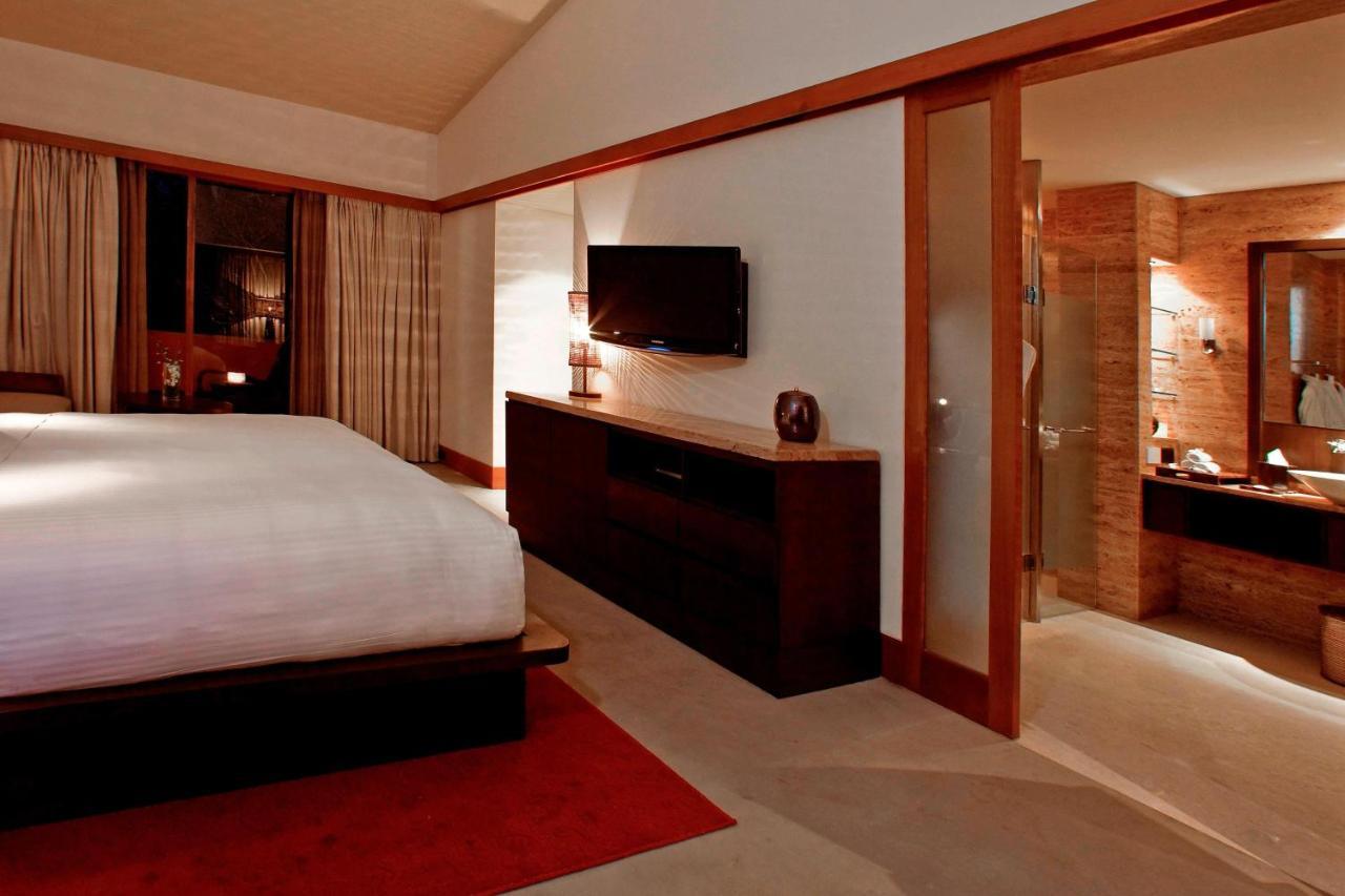1 King Bed, Balcony, Guest Room