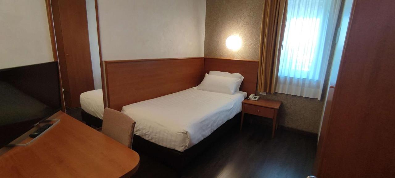 Classic Single Room