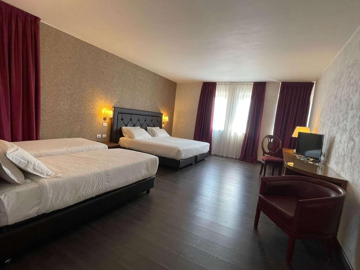 Quadruple Room King Bed
