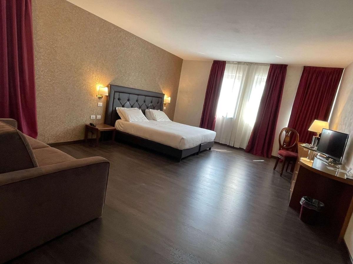 Quadruple Room King Bed