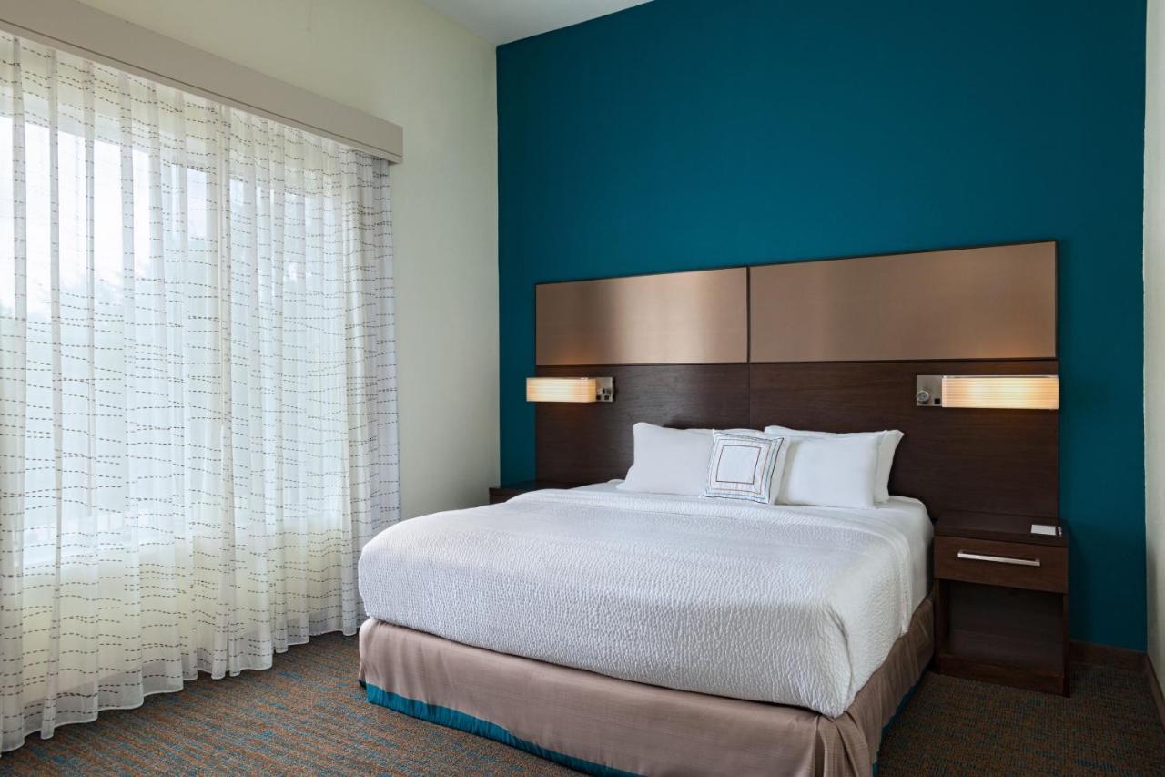 One-Bedroom King Suite